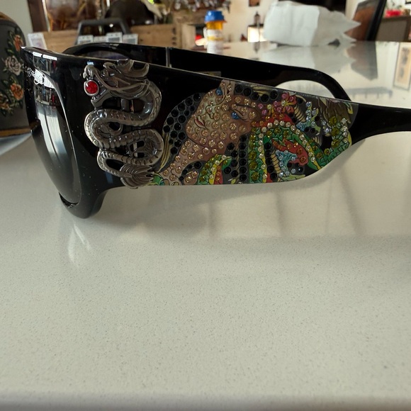 Ed Hardy Black Sunglasses with Skull Design - Picture 2 of 4